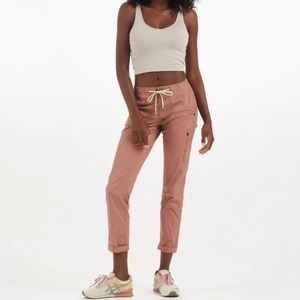 Vuori Women’s Hiking Pants Size M / Peach-Mauve